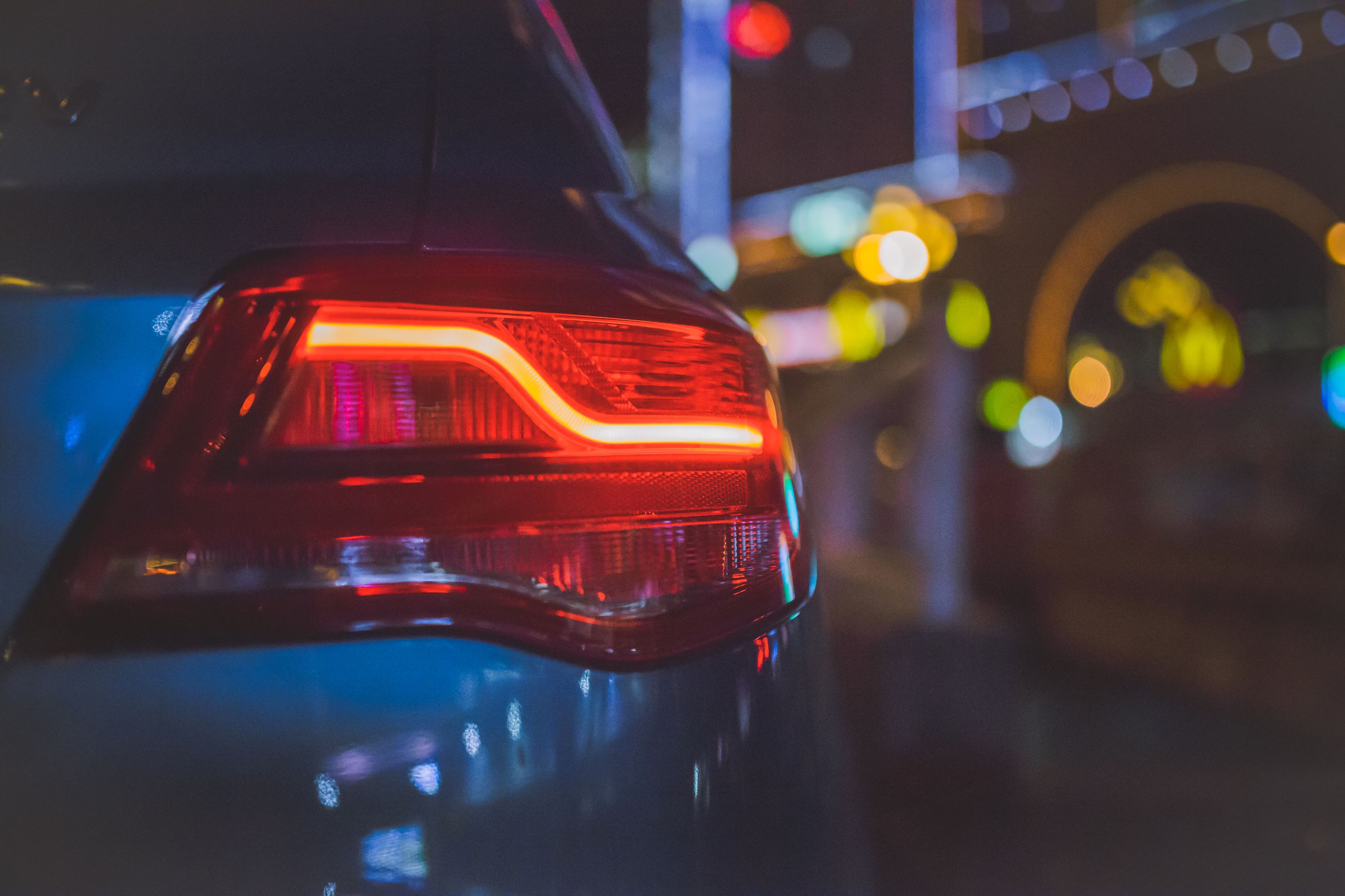 小米汽车SU7亮相︰(小米汽车7万块)
